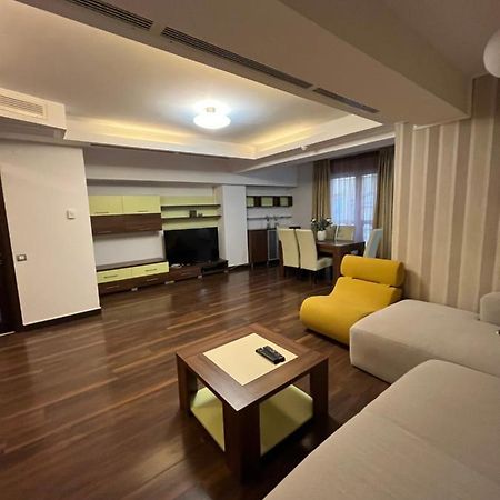 Large 2 Bedroom Apartment Soseaua Nordului Bukares Bagian luar foto